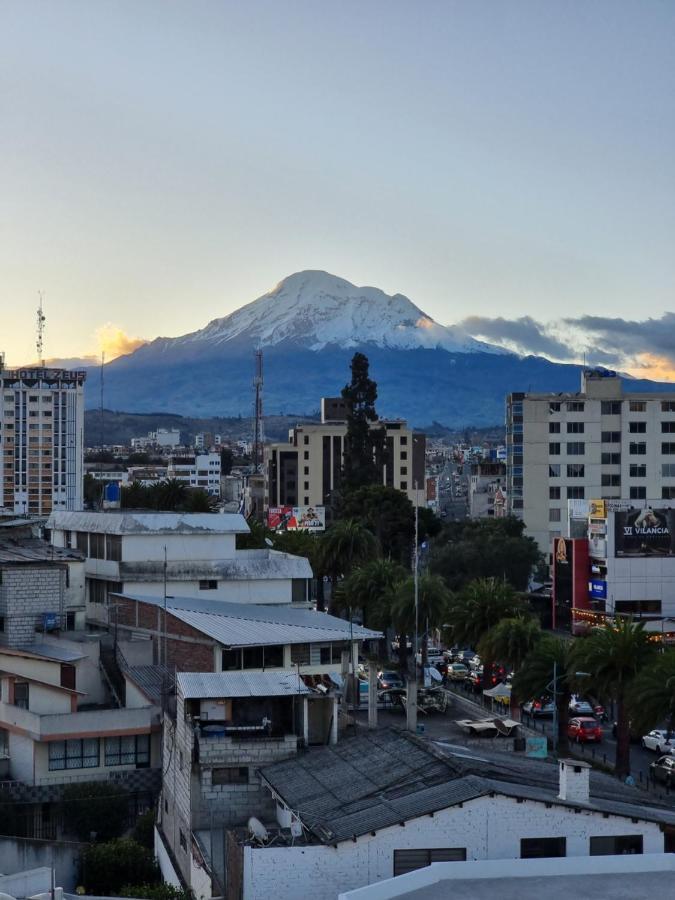 Penthouse Compartido Aaa Apartment Riobamba Exterior photo