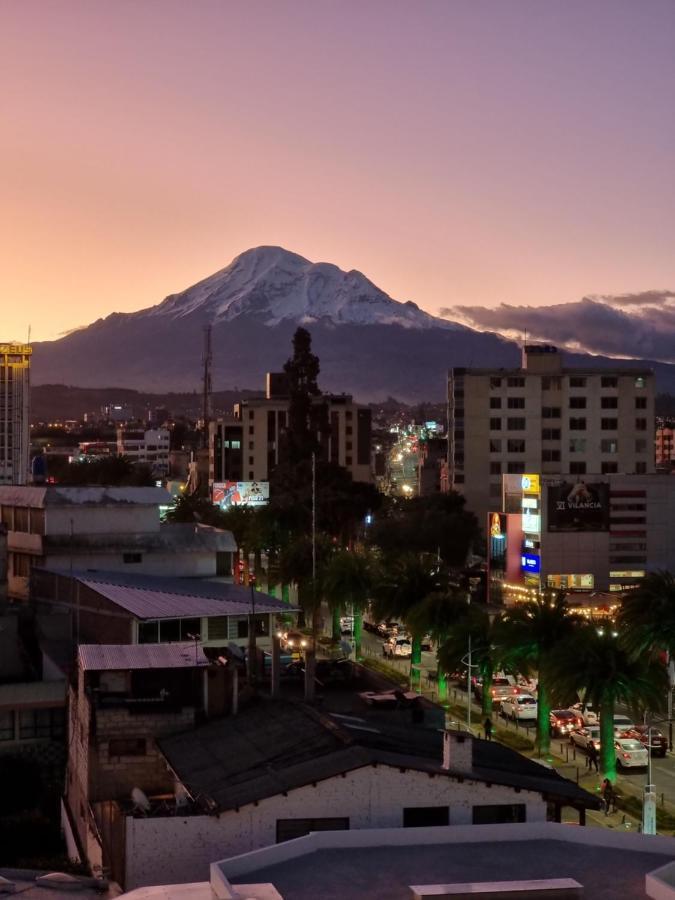 Penthouse Compartido Aaa Apartment Riobamba Exterior photo