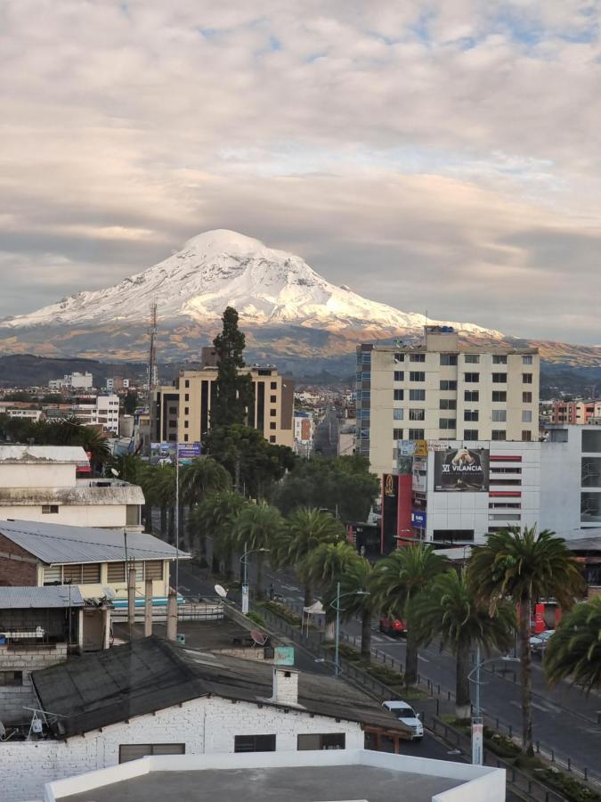 Penthouse Compartido Aaa Apartment Riobamba Exterior photo